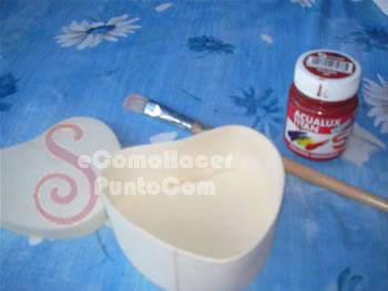 Cajas en forma de corazón con decoupage