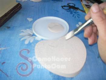 Cajas en forma de corazón con decoupage